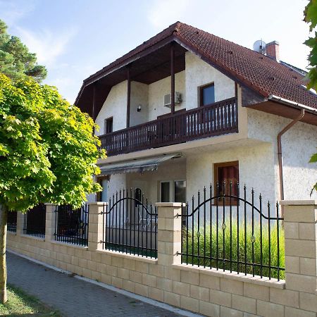 Zsolnay Apartman Siofok Exterior photo