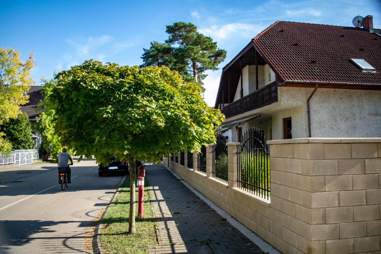 Zsolnay Apartman Siofok Exterior photo